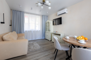 3-комнатные апартаменты улучшенные с балконом №1, 4 в Гостинице Адлер