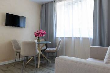 3-комнатные апартаменты улучшенные с балконом (вид на море) №11 в Гостинице Адлер